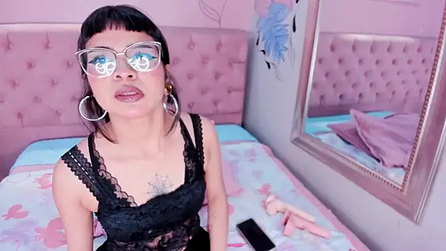 ILENAHEY online show from 11.21.25