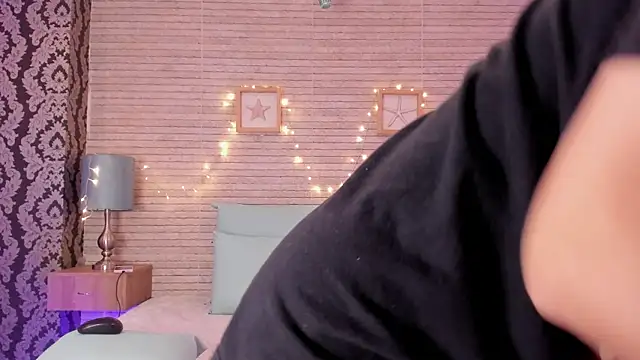 Snapshot of Catalinna_Thompson chatting on 12.29.24 Catalinna Thompson online show from 12.29.24