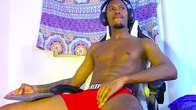 Snapshot of Amir_mikelsen chatting on 09.17.25 Amir mikelsen online show from 09.17.25