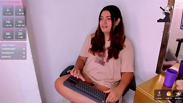 Snapshot of Valery_Maravilla_ chatting on 12.13.24 Valery Maravilla online show from 12.13.24