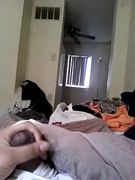 Snapshot of dvaughn3117 chatting on 02.13.25 dvaughn3117 online show from 02.13.25