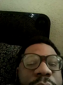 Snapshot of dvaughn3117 chatting on 03.11.25 dvaughn3117 online show from 03.11.25