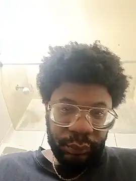 Snapshot of dvaughn3117 chatting on 02.15.26 dvaughn3117 online show from 02.15.26