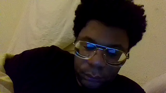 Snapshot of dvaughn3117 chatting on 04.03.26 dvaughn3117 online show from 04.03.26