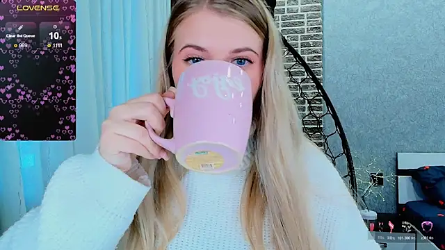 Evacadooo online show from 10.30.25