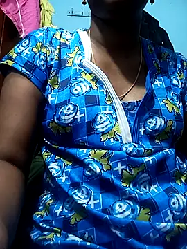 Snapshot of Tamillminnal chatting on 03.05.25 Tamillminnal online show from 03.05.25