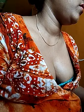 Snapshot of Tamillminnal chatting on 09.25.25 Tamillminnal online show from 09.25.25