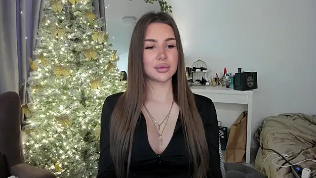 Snapshot of SuraMune chatting on 01.07.25 SuraMune online show from 01.07.25