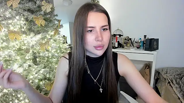 Snapshot of SuraMune chatting on 01.09.25 SuraMune online show from 01.09.25