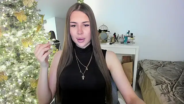 Snapshot of SuraMune chatting on 01.10.25 SuraMune online show from 01.10.25