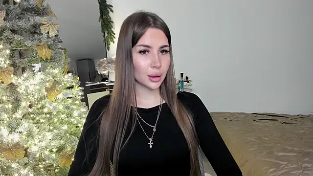 Snapshot of SuraMune chatting on 01.13.25 SuraMune online show from 01.13.25