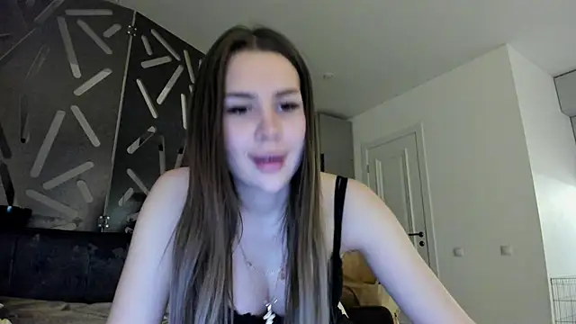 Snapshot of SuraMune chatting on 01.14.25 SuraMune online show from 01.14.25