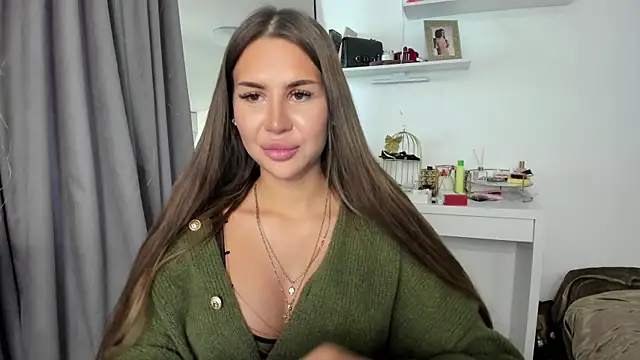 Snapshot of SuraMune chatting on 03.11.25 SuraMune online show from 03.11.25