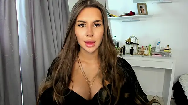 Snapshot of SuraMune chatting on 03.20.25 SuraMune online show from 03.20.25