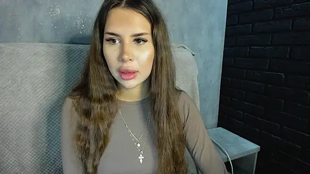 Snapshot of SuraMune chatting on 09.30.25 SuraMune online show from 09.30.25