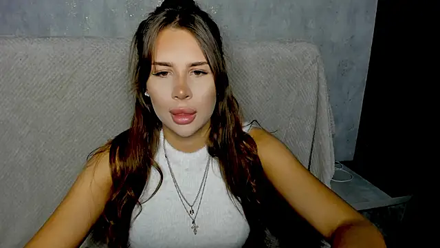 Snapshot of SuraMune chatting on 10.28.25 SuraMune online show from 10.28.25