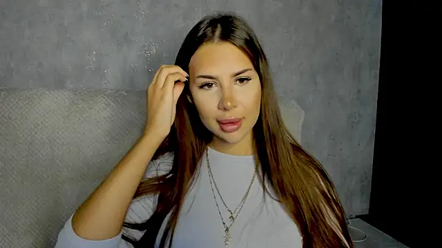 Snapshot of SuraMune chatting on 10.30.25 SuraMune online show from 10.30.25