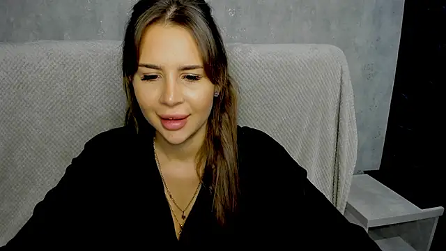 Snapshot of SuraMune chatting on 11.03.25 SuraMune online show from 11.03.25