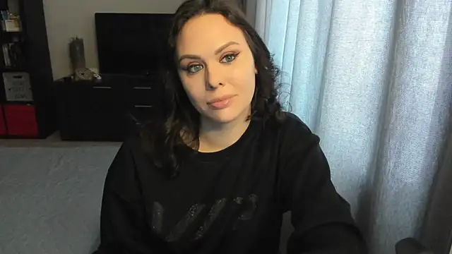 MollyCheiz online show from 10.19.25