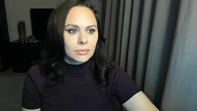 MollyCheiz online show from 10.28.25