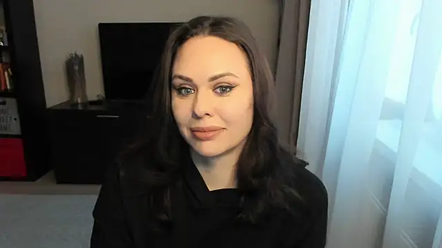 MollyCheiz online show from 11.25.25