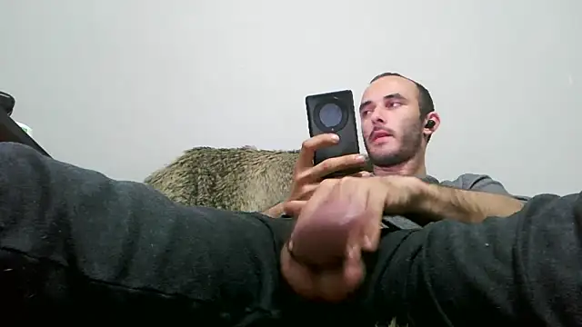 Snapshot of kisandgioni chatting on 01.24.25 kisandgioni online show from 01.24.25