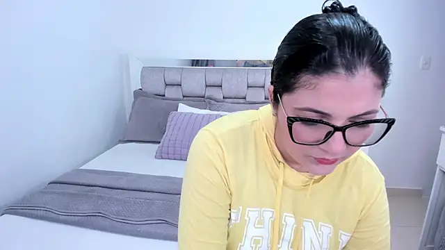 Camilaa bueno online show from 05.07.26