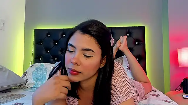 Snapshot of sharon_and_myke chatting on 02.07.25 sharon and myke online show from 02.07.25