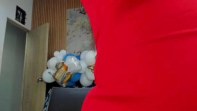 Any topless online show from 09.23.25