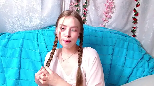 sofiaa here online show from 03.10.25