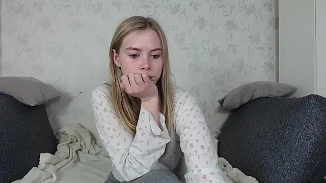 sofiaa here online show from 03.19.26