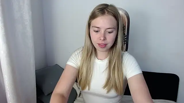 sofiaa here online show from 07.23.26