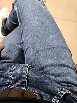 Snapshot of faaseel chatting on 03.23.25 faaseel online show from 03.23.25