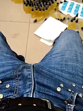 Snapshot of faaseel chatting on 09.25.25 faaseel online show from 09.25.25