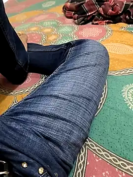 Snapshot of faaseel chatting on 10.26.25 faaseel online show from 10.26.25