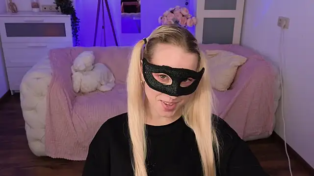 Snapshot of jeancolex chatting on 12.15.24 jeancolex online show from 12.15.24