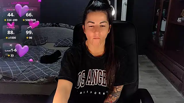 Snapshot of Aria_Dl chatting on 12.23.24 Aria Dl online show from 12.23.24