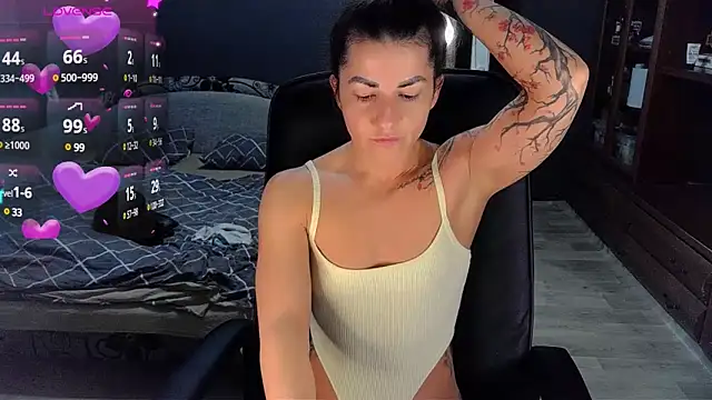 Snapshot of Aria_Dl chatting on 12.27.24 Aria Dl online show from 12.27.24