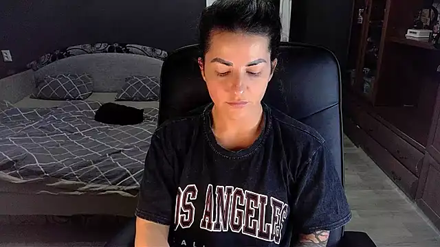 Snapshot of Aria_Dl chatting on 01.21.25 Aria Dl online show from 01.21.25