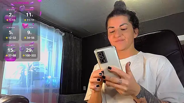 Snapshot of Aria_Dl chatting on 02.04.25 Aria Dl online show from 02.04.25