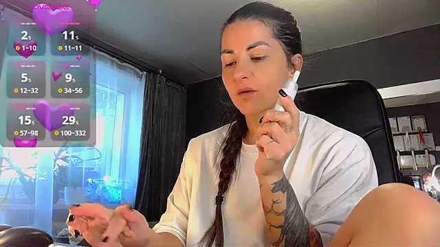 Snapshot of Aria_Dl chatting on 02.10.25 Aria Dl online show from 02.10.25