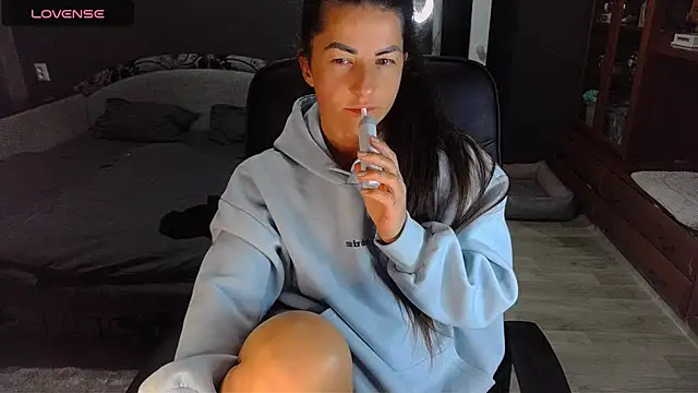 Snapshot of Aria_Dl chatting on 09.18.25 Aria Dl online show from 09.18.25