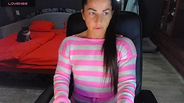 Snapshot of Aria_Dl chatting on 10.14.25 Aria Dl online show from 10.14.25