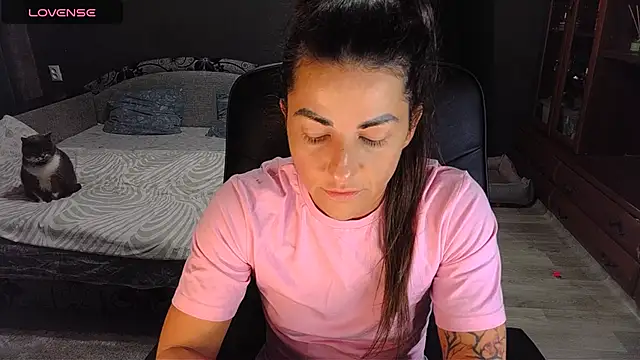 Snapshot of Aria_Dl chatting on 11.11.25 Aria Dl online show from 11.11.25