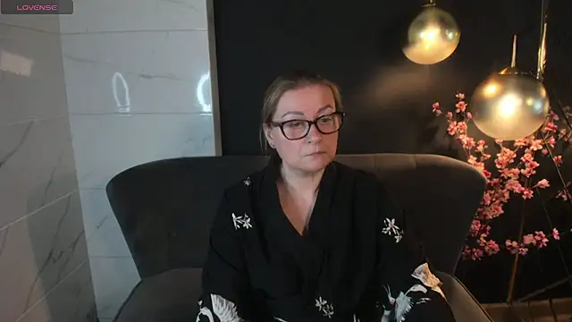 AlexandraKind online show from 01.25.25