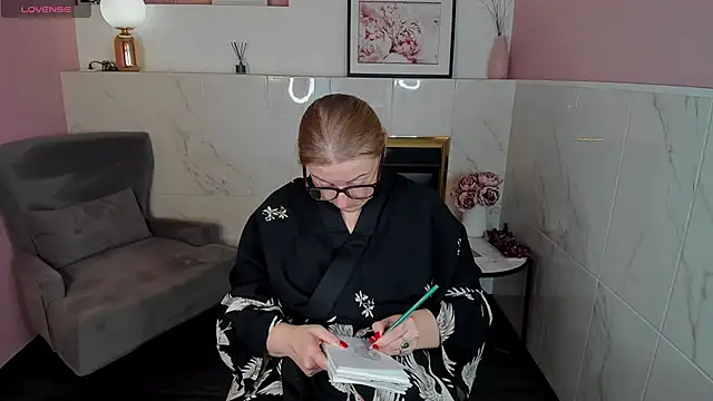 AlexandraKind online show from 01.31.25