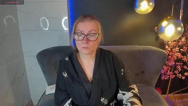 AlexandraKind online show from 02.02.25