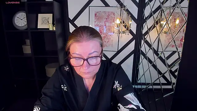 AlexandraKind online show from 02.08.25