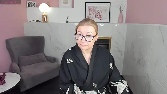 AlexandraKind online show from 02.12.25