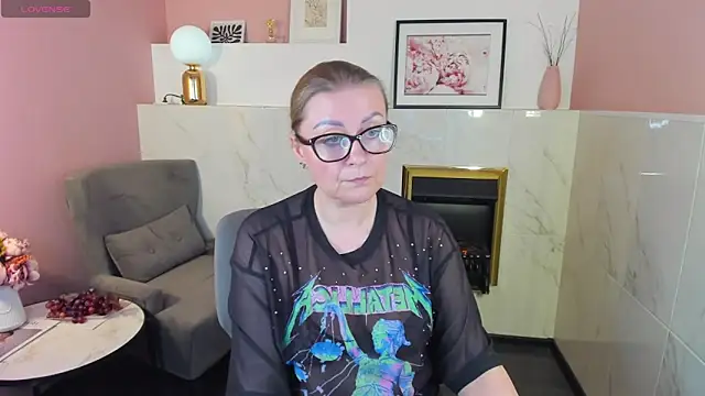 AlexandraKind online show from 02.27.25